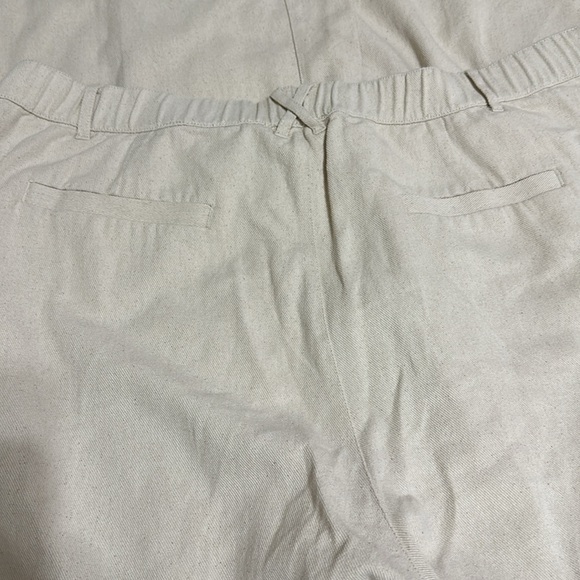 NWT - High waisted wide-leg trousers. Never worn - Picture 3 of 8